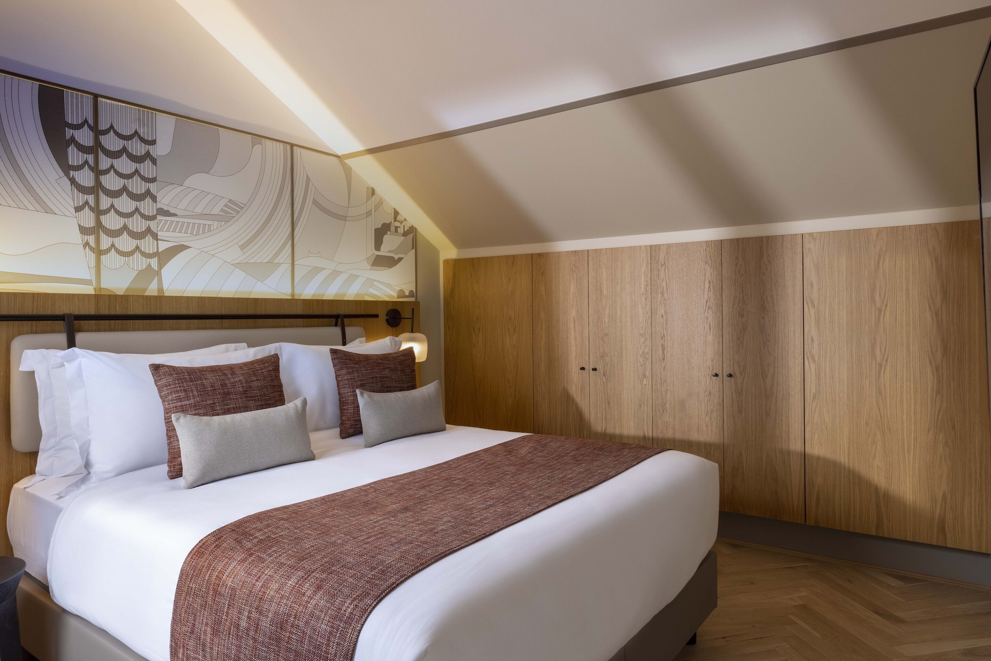 Sky, Suite, Queen Bed