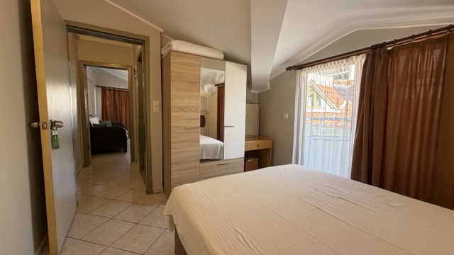 Arya Hotel 21/68