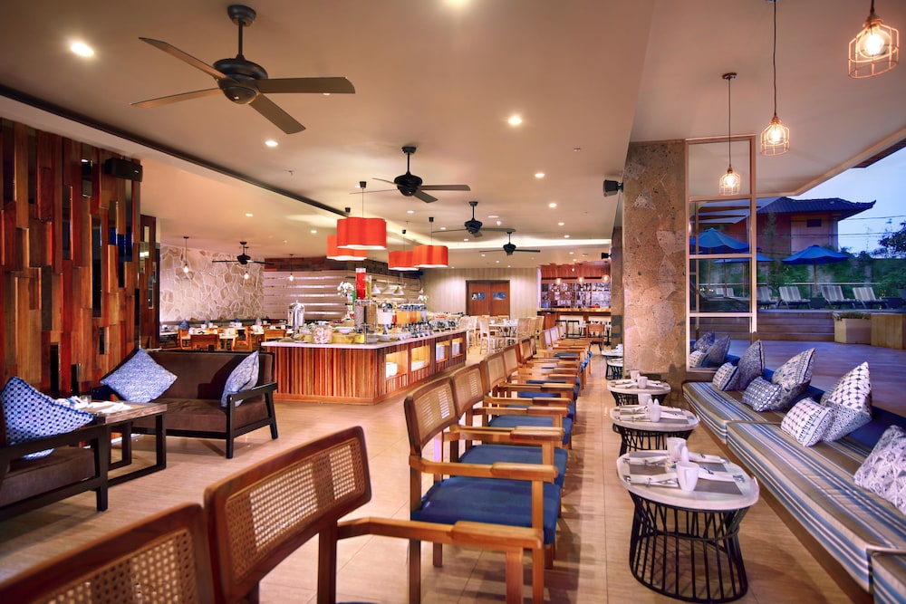 Harper Kuta by ASTON 49/68