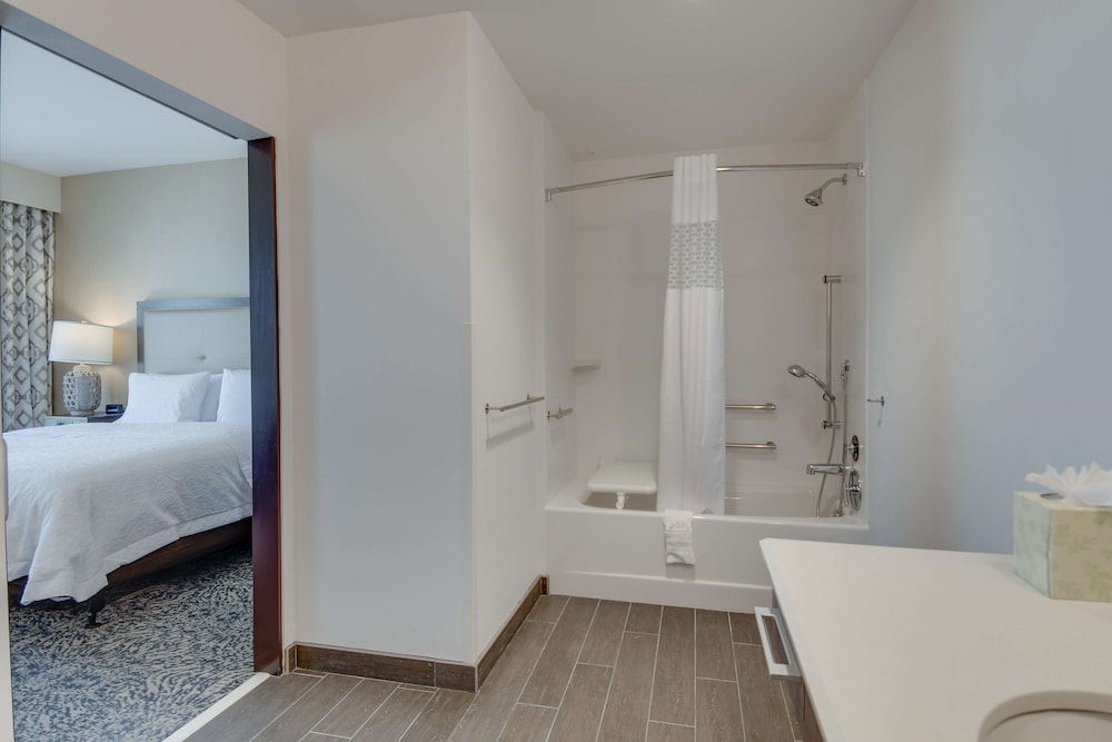 Hampton Inn And Suites Los Angeles Glendale 33/75