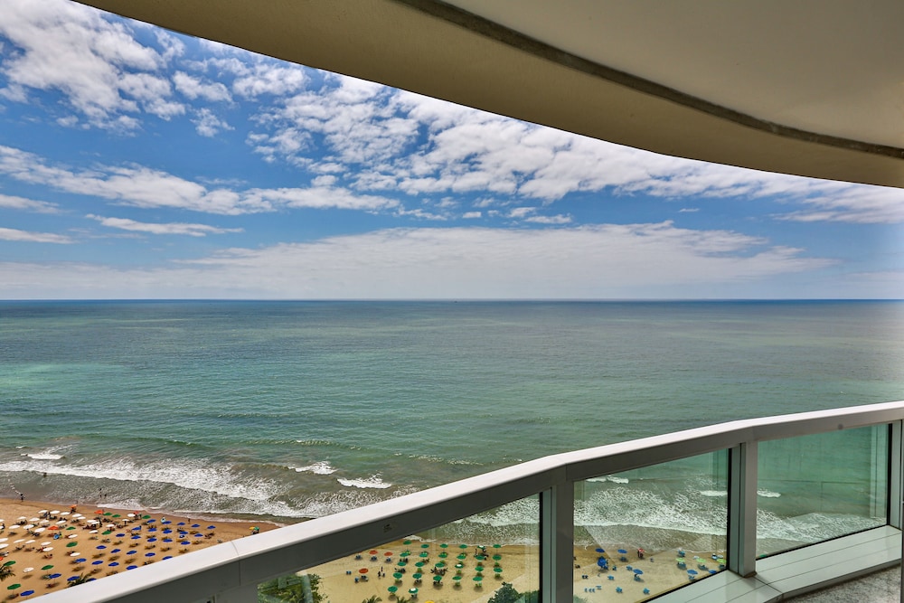 Radisson Hotel Recife 56/59