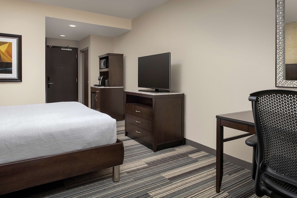 Hilton Garden Inn Murfreesboro 11/72
