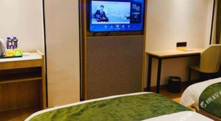 GreenTree Inn Qingdao Laixi High-speed Railway Station Shenzhen Road Express Hotel 30/47