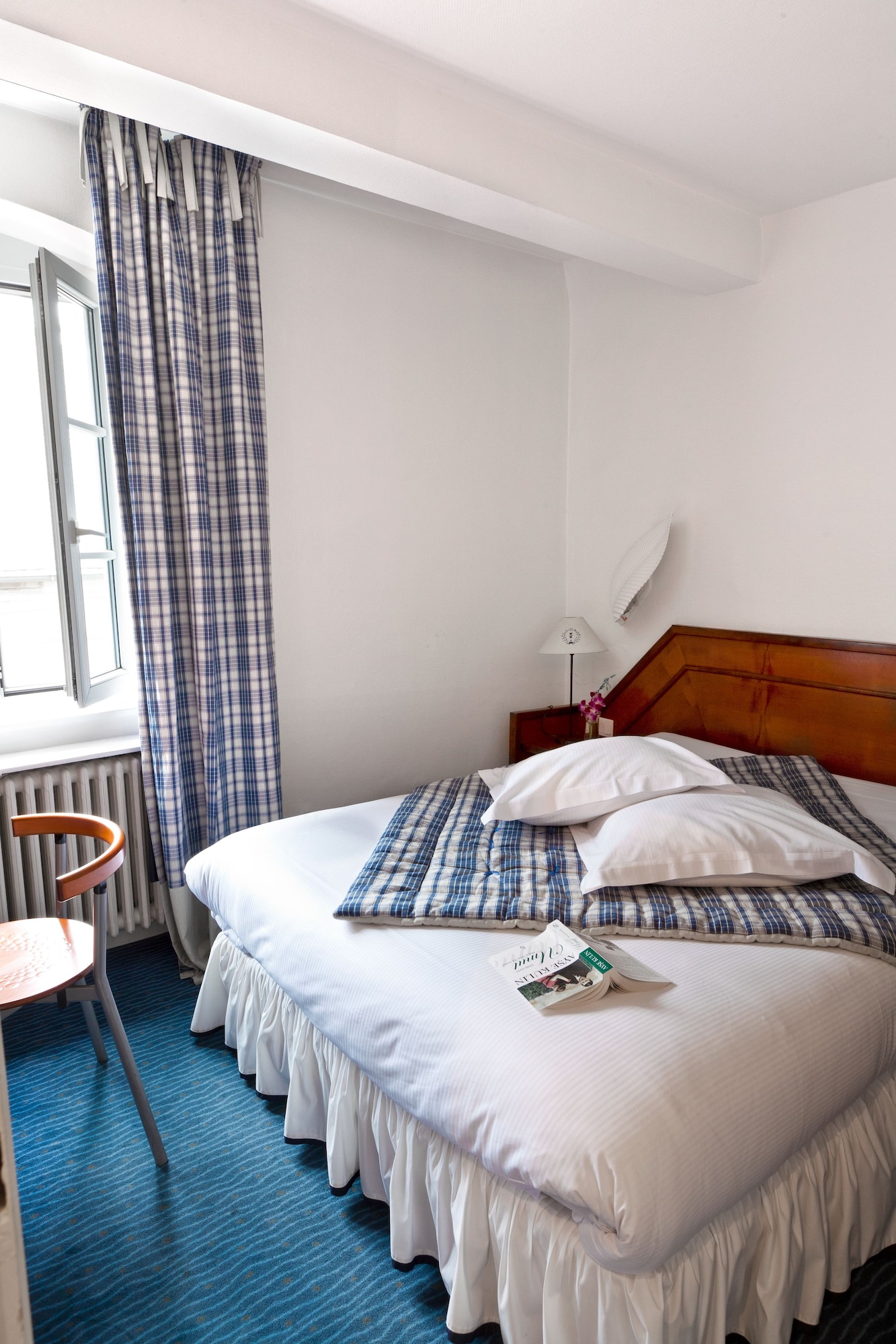 غرفة بسرير مزدوج بإطلالة، Hôtel Suisse 3/7