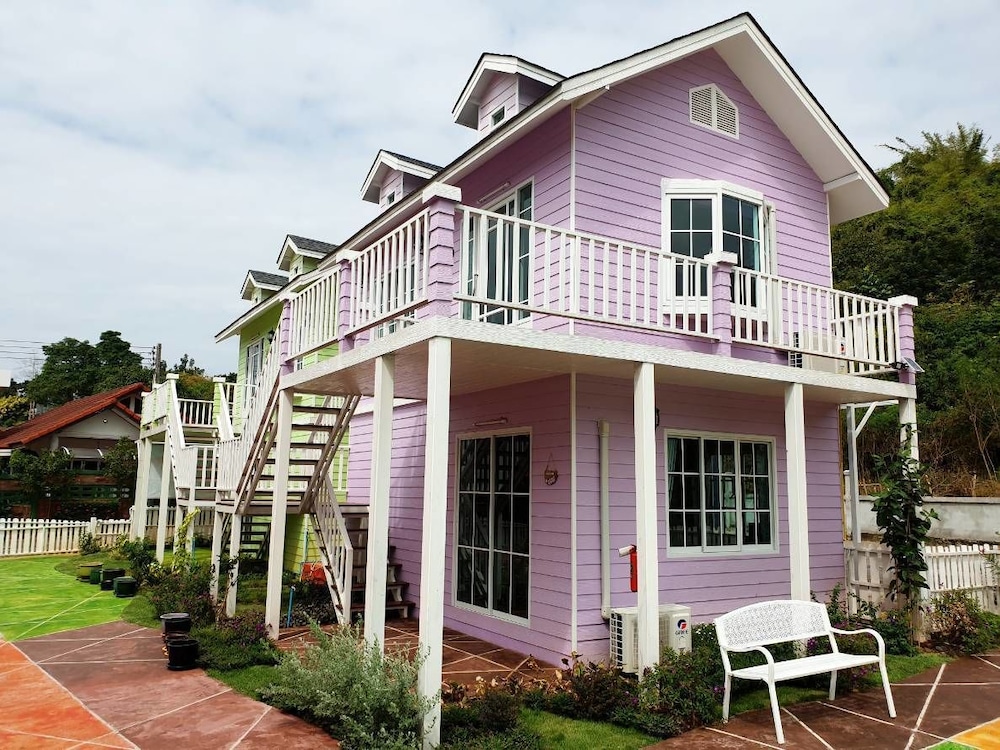 Bunny Hill Resort 6/50