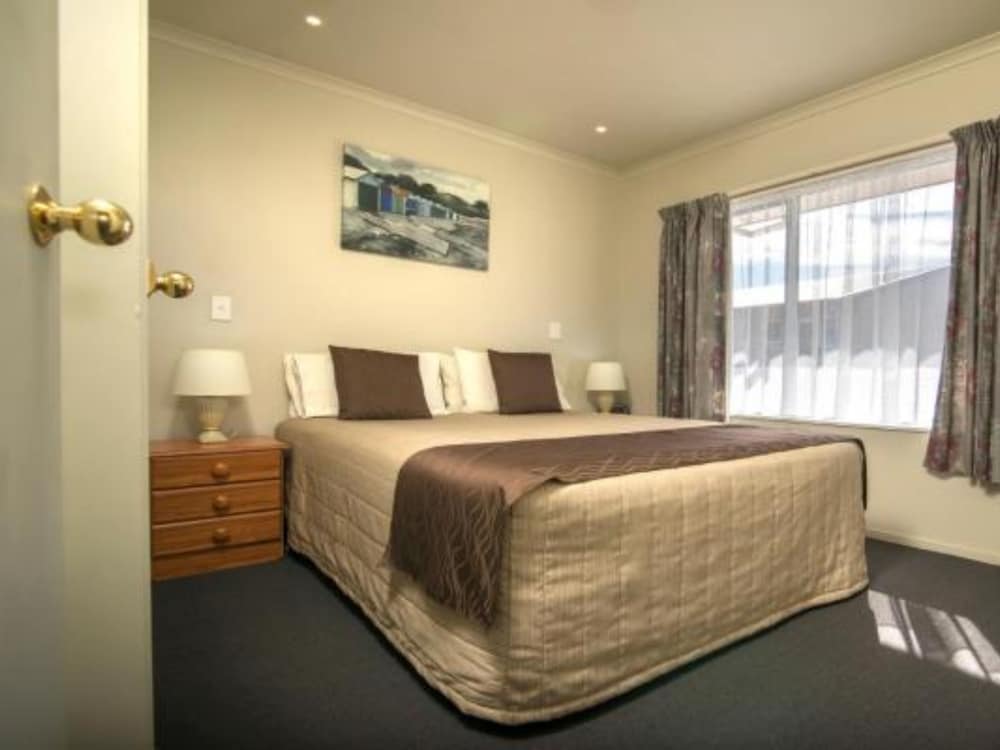 Aldan Lodge Motel 8/47