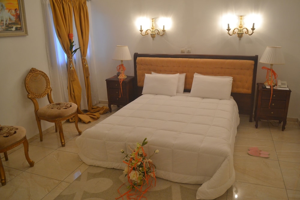 1 BEDROOM, BUSINESS, SUITE, CITY VIEW