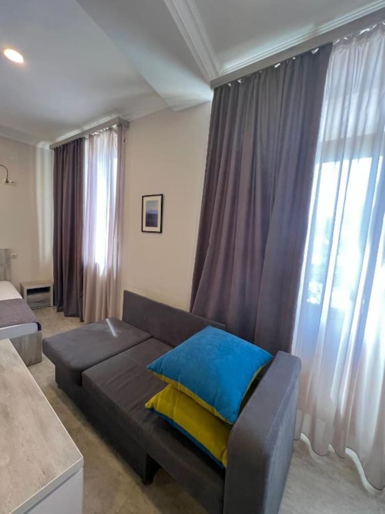 Menua Hotel 25/49