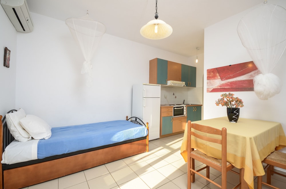 Ydreos Studios & Apartments 14/49