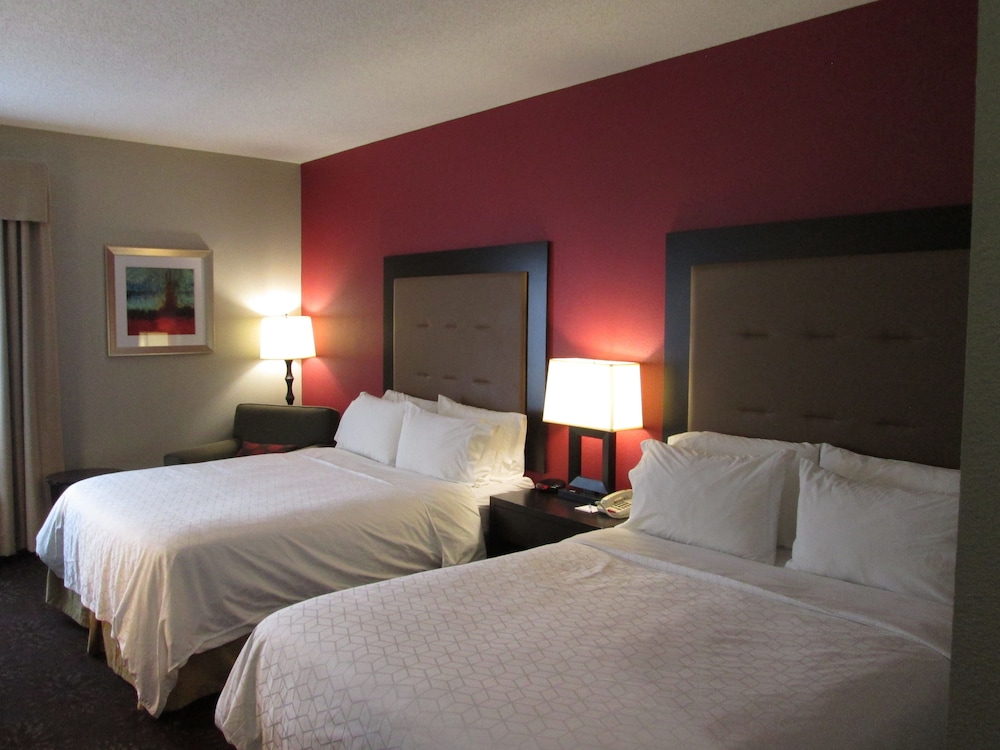Holiday Inn Express Cloverdale(Greencastle) 14/59