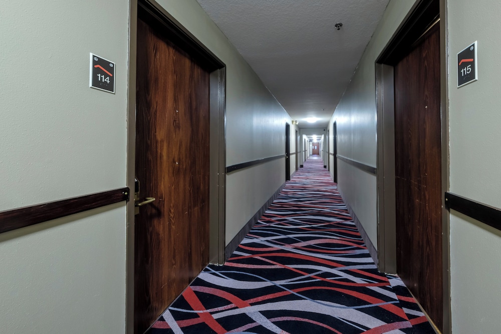 Red Roof Inn Osage Beach 37/60