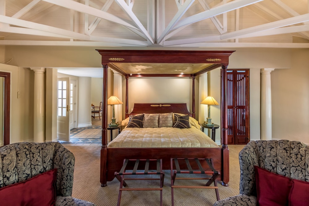 Blue Mountain Luxury Lodge 26/33