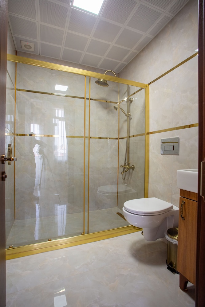 Sayina Hotel 48/50