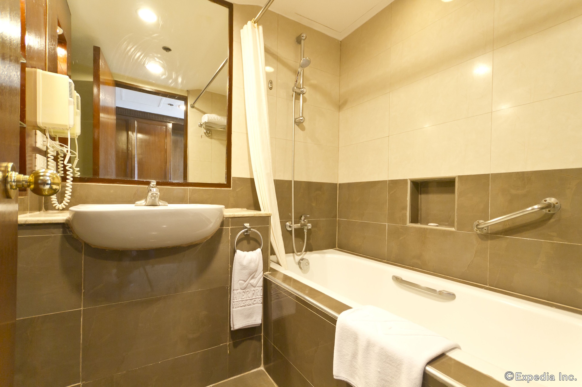 غرفة سوبيريور، Waterfront Cebu City Hotel and Casino 10/10