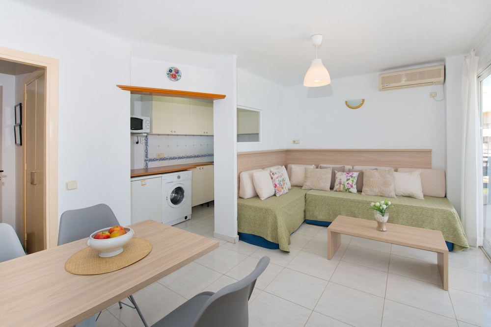 Apartamentos Calablanca 19/27