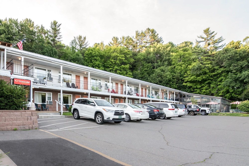 Econo Lodge Inn & Suites Tilton 32/38