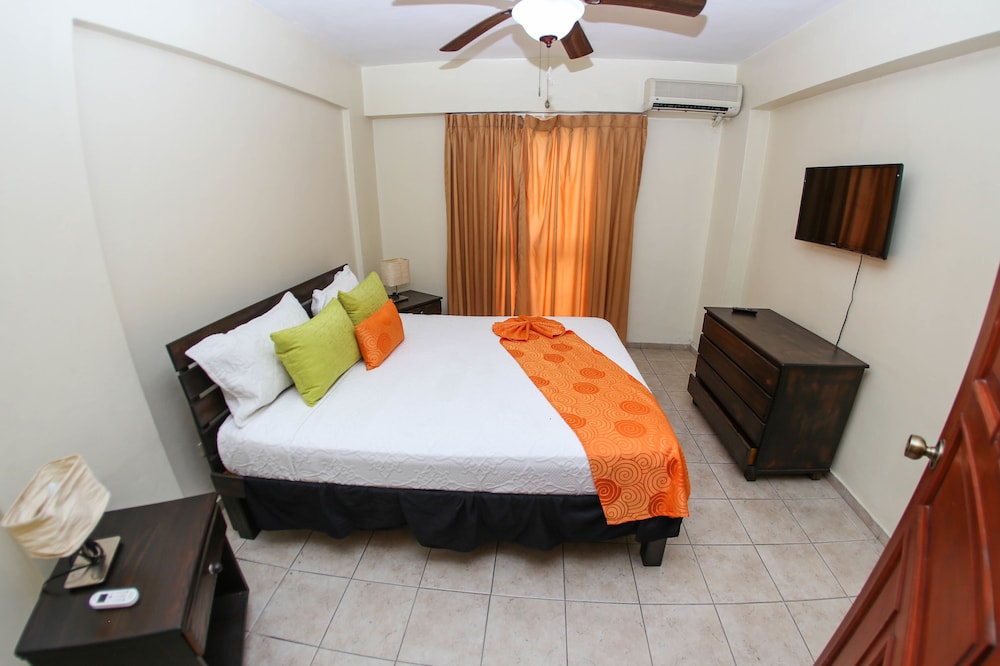 Acuarium Suite Resort 12/42
