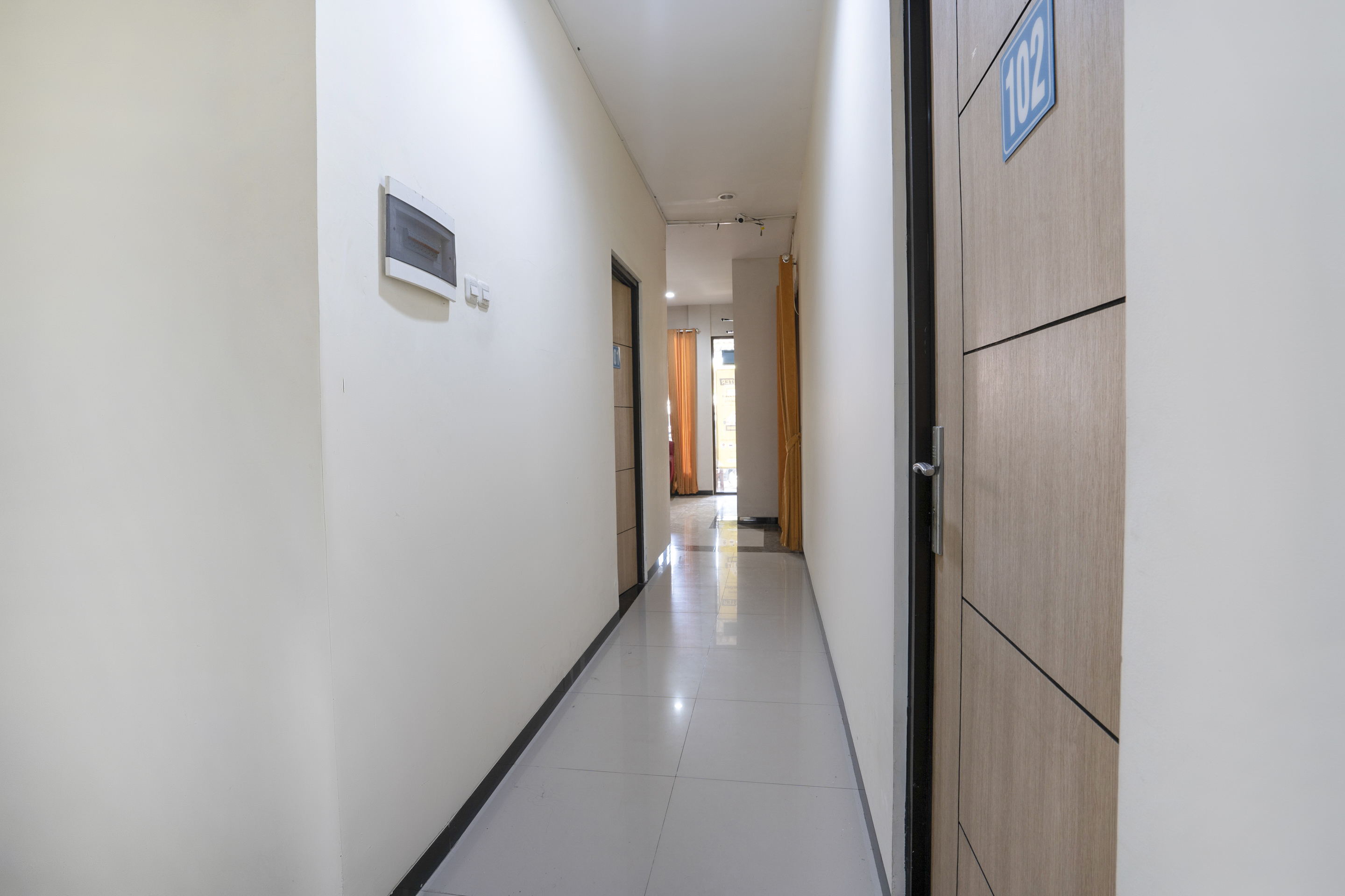 RedDoorz Syariah near Airlangga University Campus B 10/29