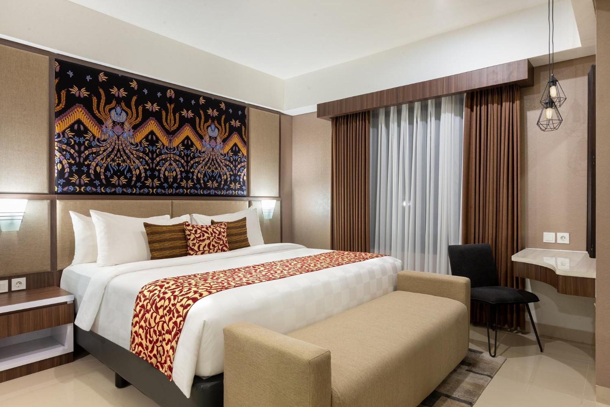Executive, Suite, The Alana Hotel & Conference Center Malioboro Yogyakarta By Aston 2/10