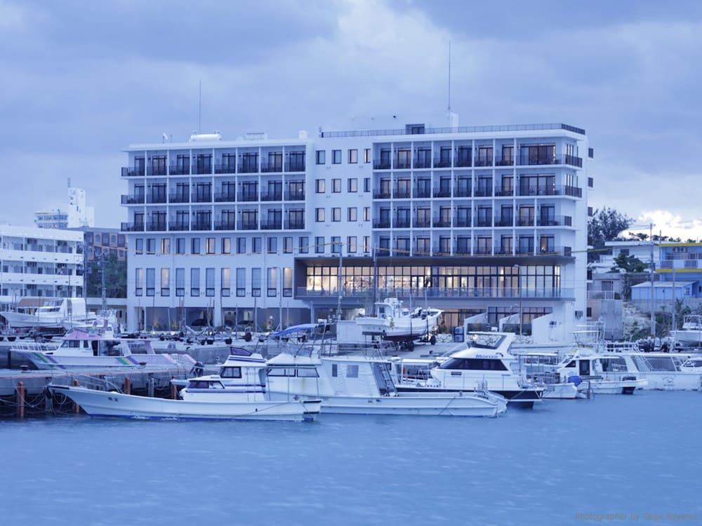 Hotel Locus 6/84