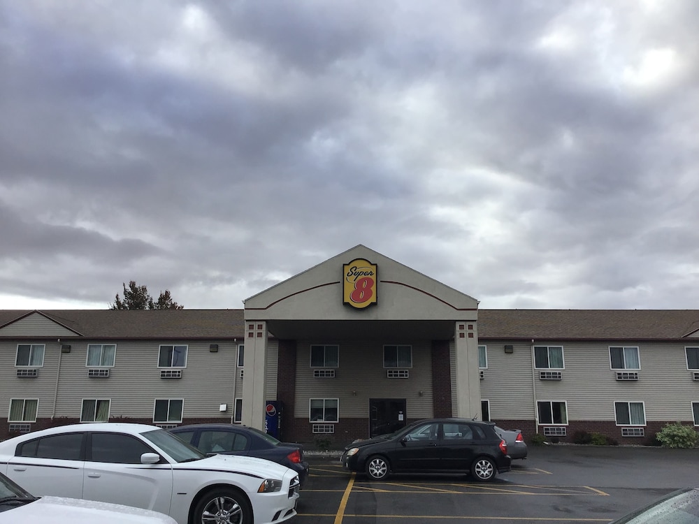 Super 8 By Wyndham Blackfoot 3/42