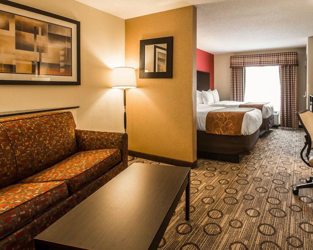 Comfort Suites At WestGate Mall 8/42
