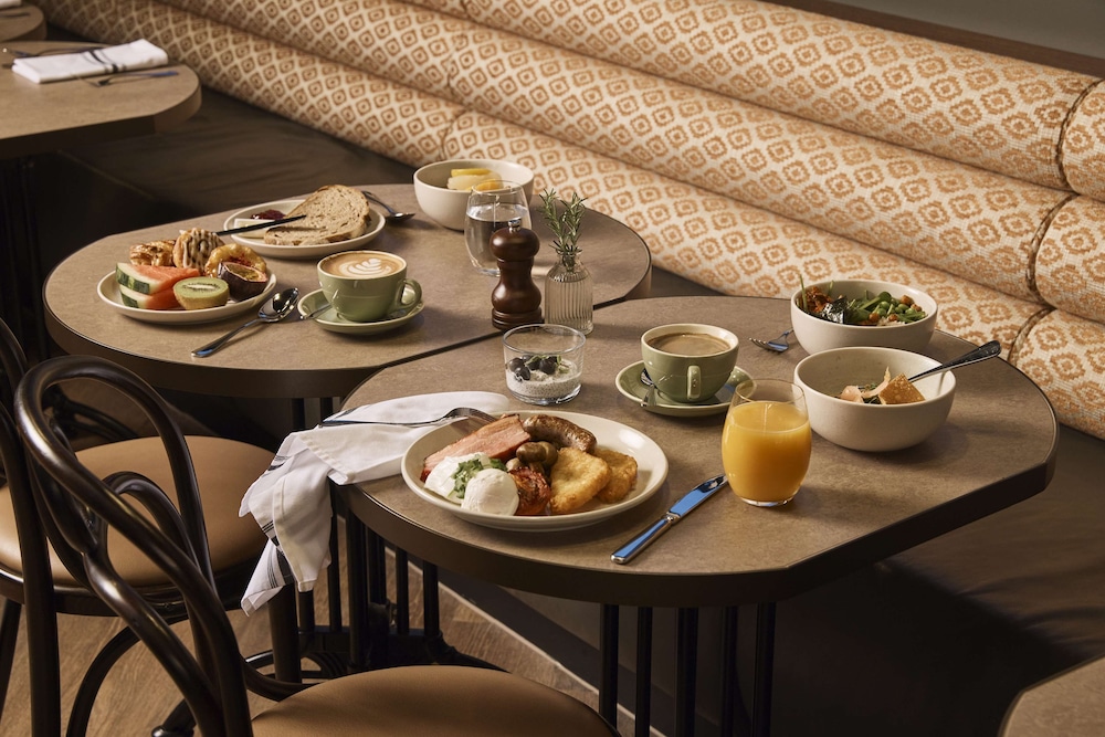 Rydges Melbourne 35/50