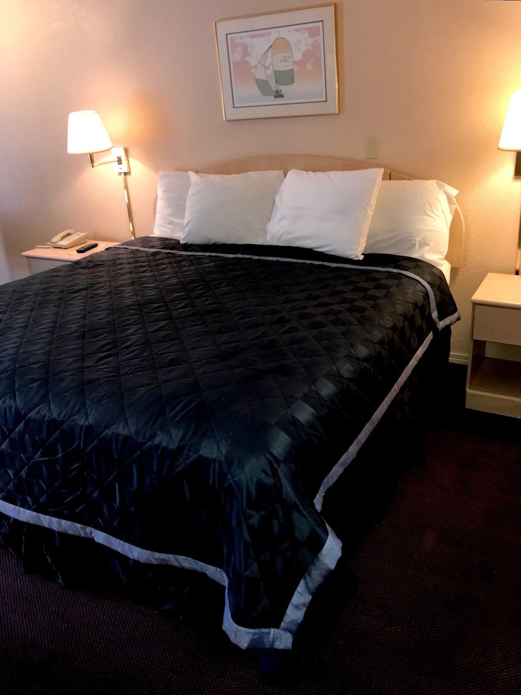 Rodeway Inn Findlay University Area 16/43