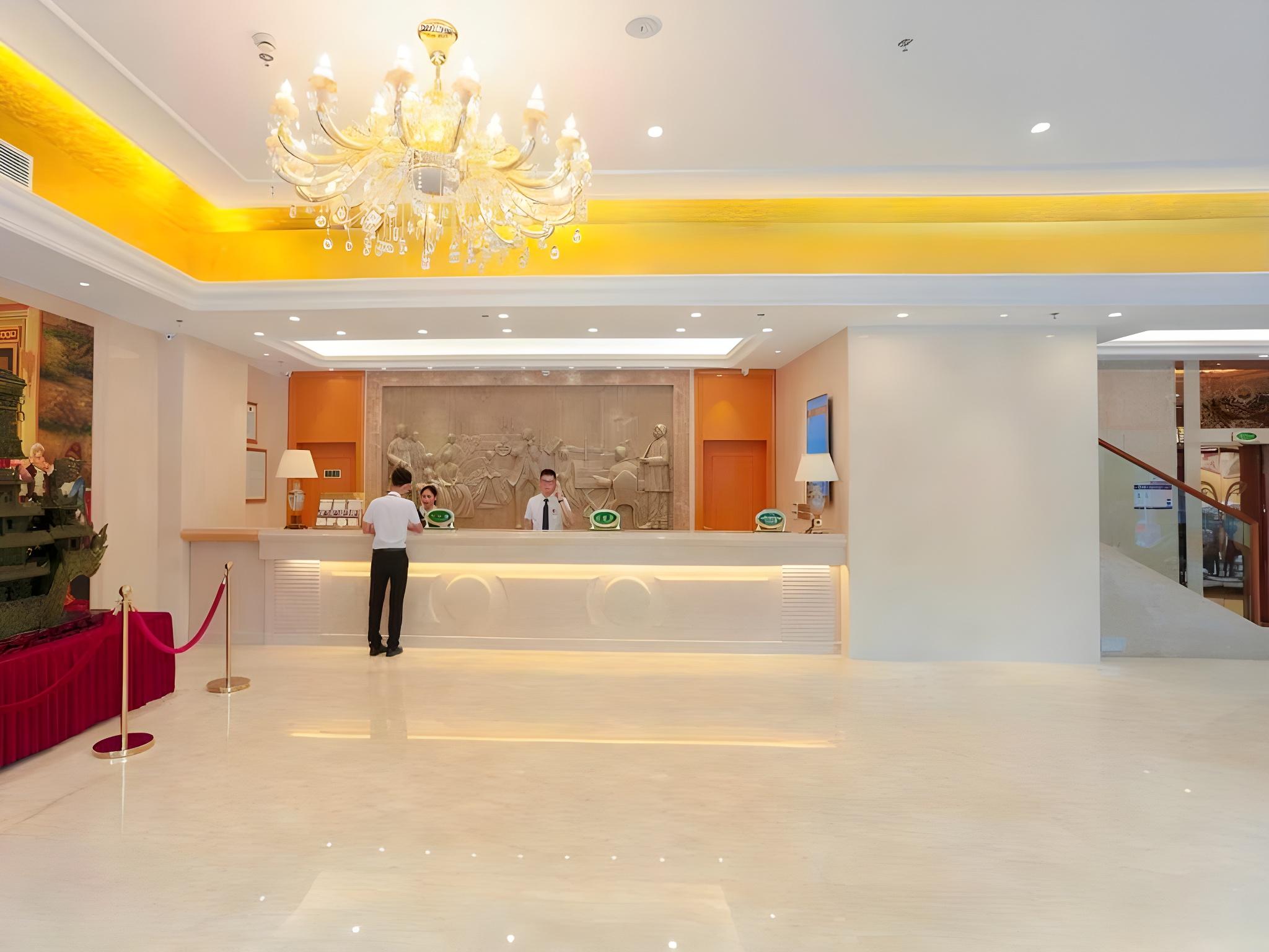 Vienna 3 Best Hotel (Guangzhou Xintang Shacun Metro Station) 8/58
