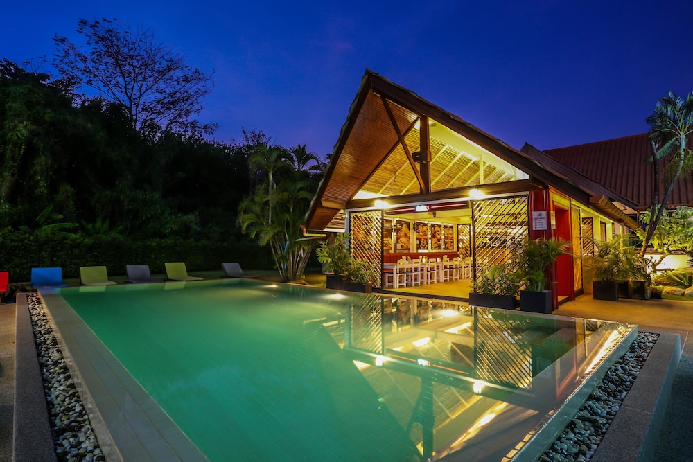 Naiharn Beach Resort 8/70