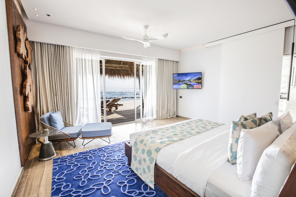Presidential, Water Villa, 2 King Beds, with Pool