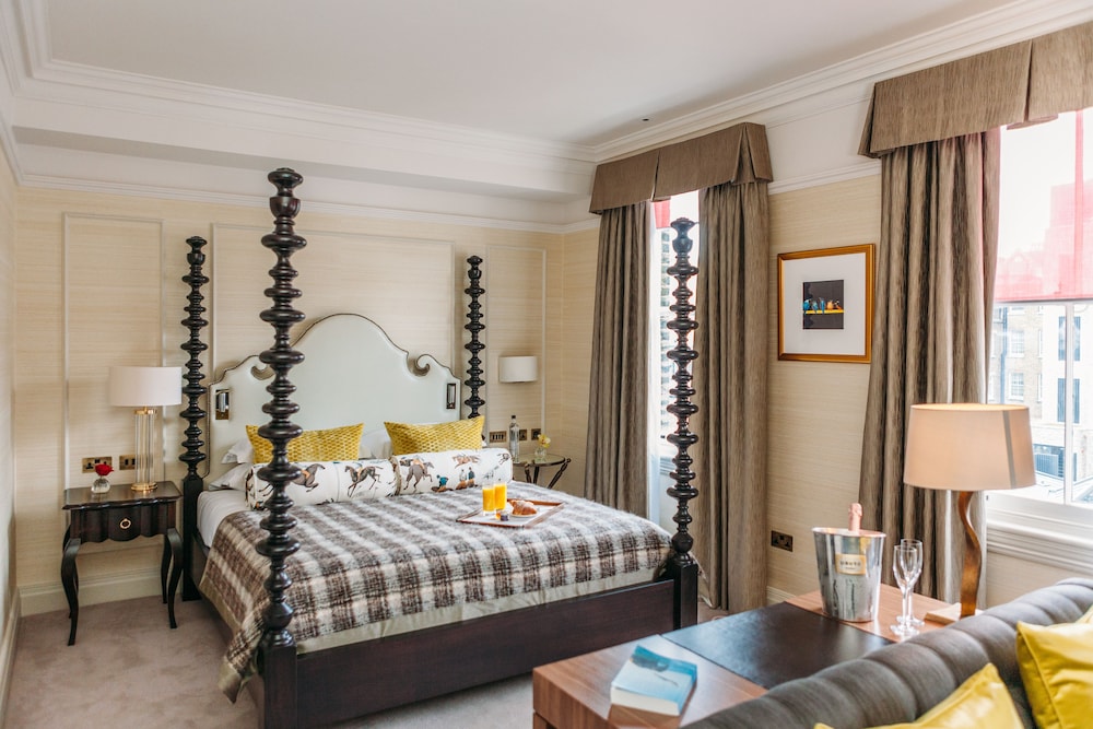 No 11 Cadogan Gardens Hotel 35/82