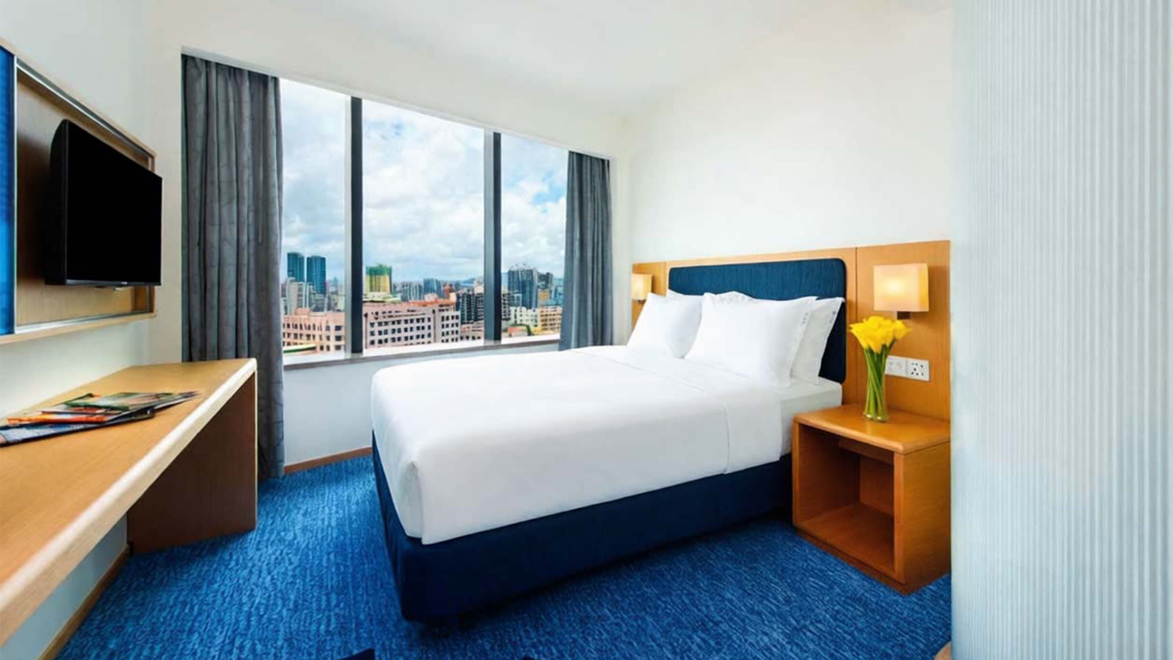 Holiday Inn Express Macau City Centre 24/50