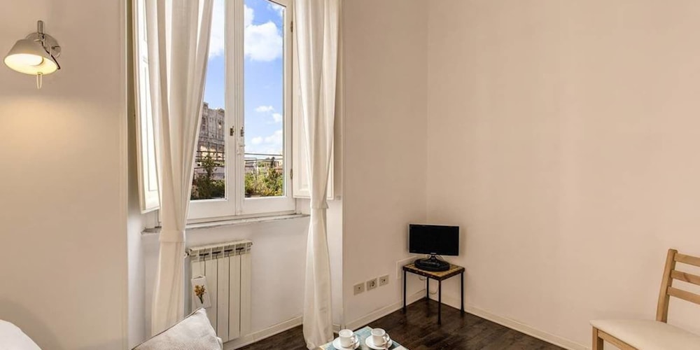 Colosseo view Suite 13/24