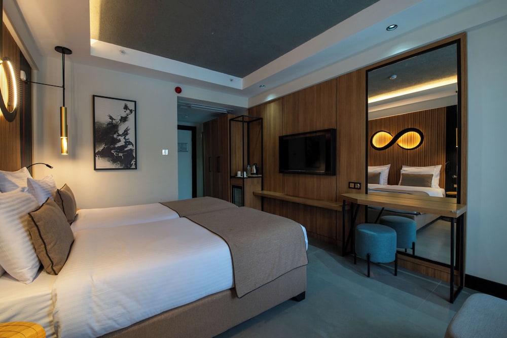 STANDARD, KING BED
