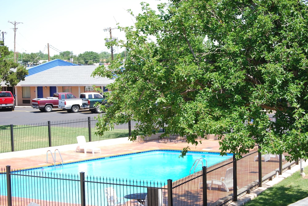 Americas Best Value Inn Lubbock E 33/46