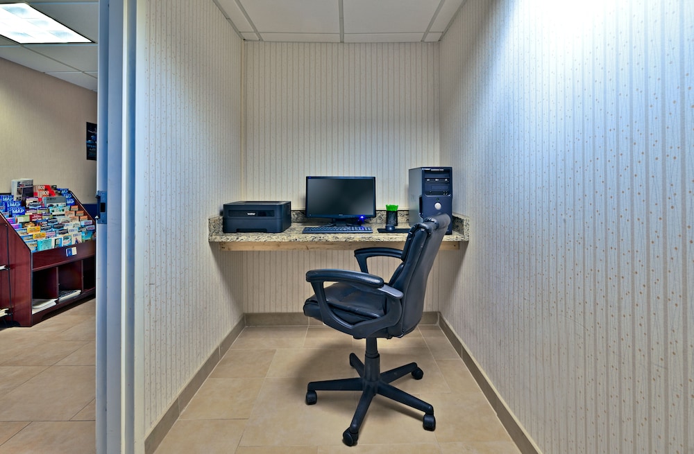 Days Inn by Wyndham Plattsburgh 24/37