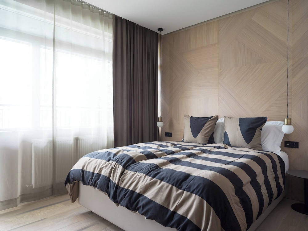 DELUXE, DOUBLE BED, BALCONY