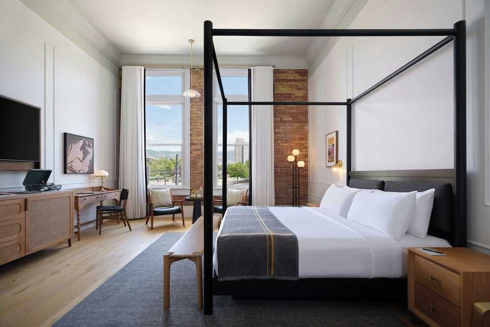 Studio, Suite, King Bed, with View