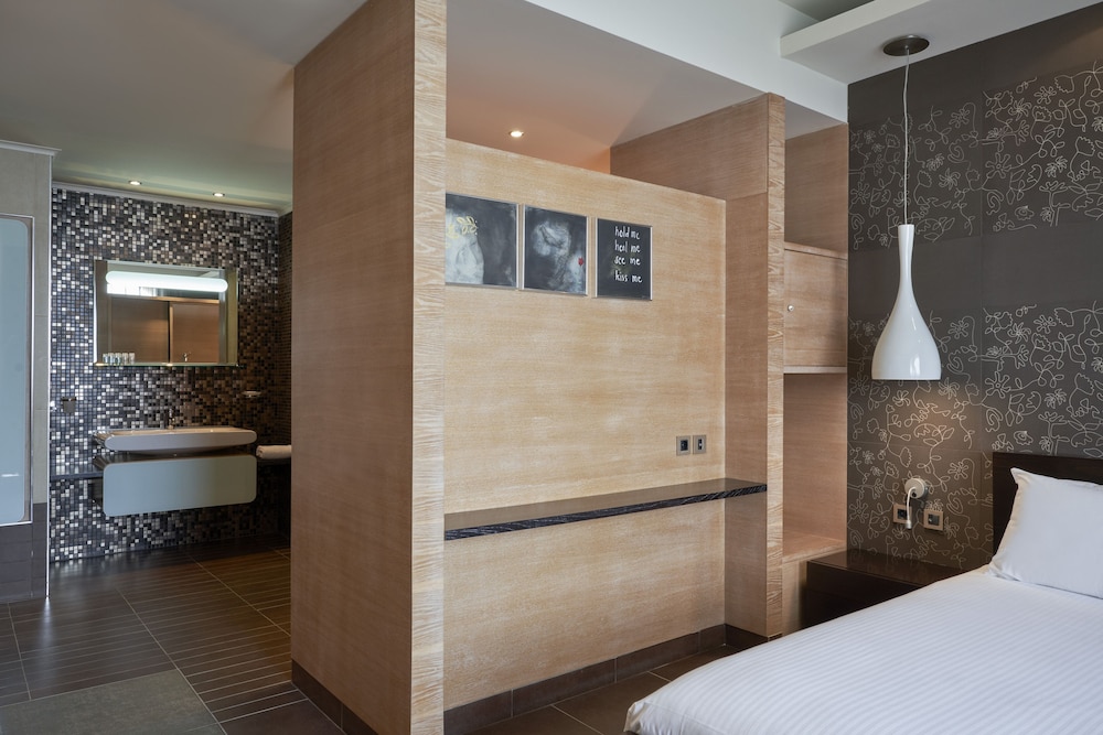 2 Bedrooms, Master, Suite, King Bed, Sea View، Esperos Palace Resort & Spa 4/4