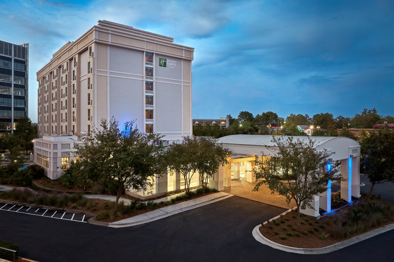 Holiday Inn Express & Suites Charleston Dwtn - Westedge, an IHG Hotel 32/34