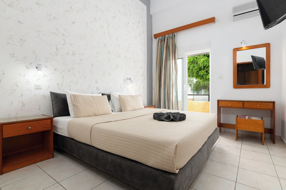 Vlycha Beach Studios & Apartments 18/71