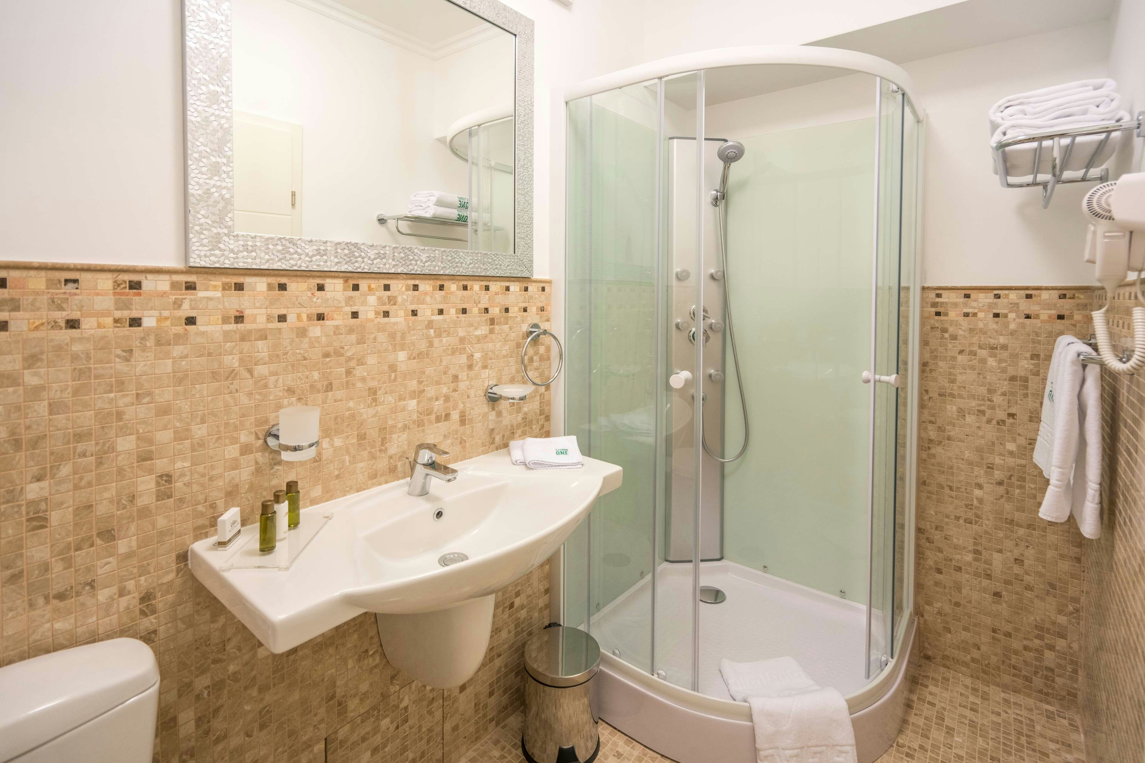 Studio One Accommodation Suites 8/8