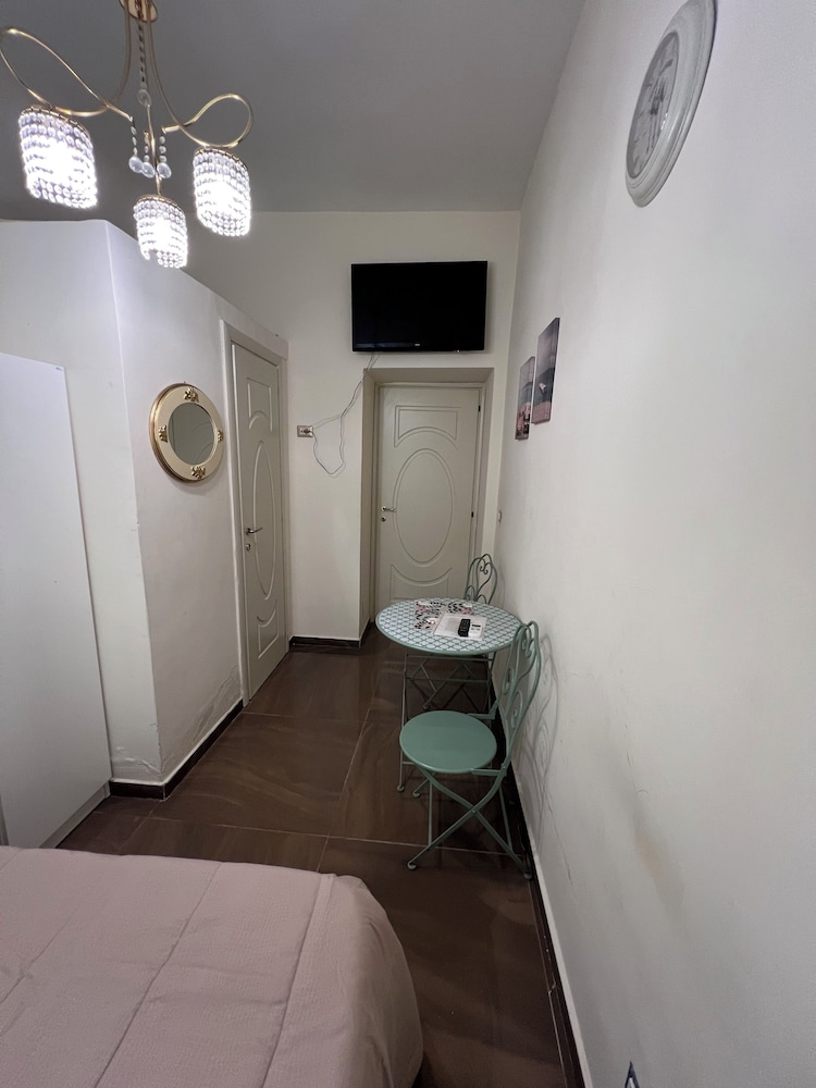 Stazione Napoli Guesthousemariafrancesca 28/36