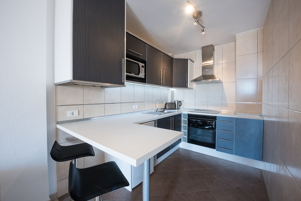 PALOMA BEACH APARTMENTS 46/57