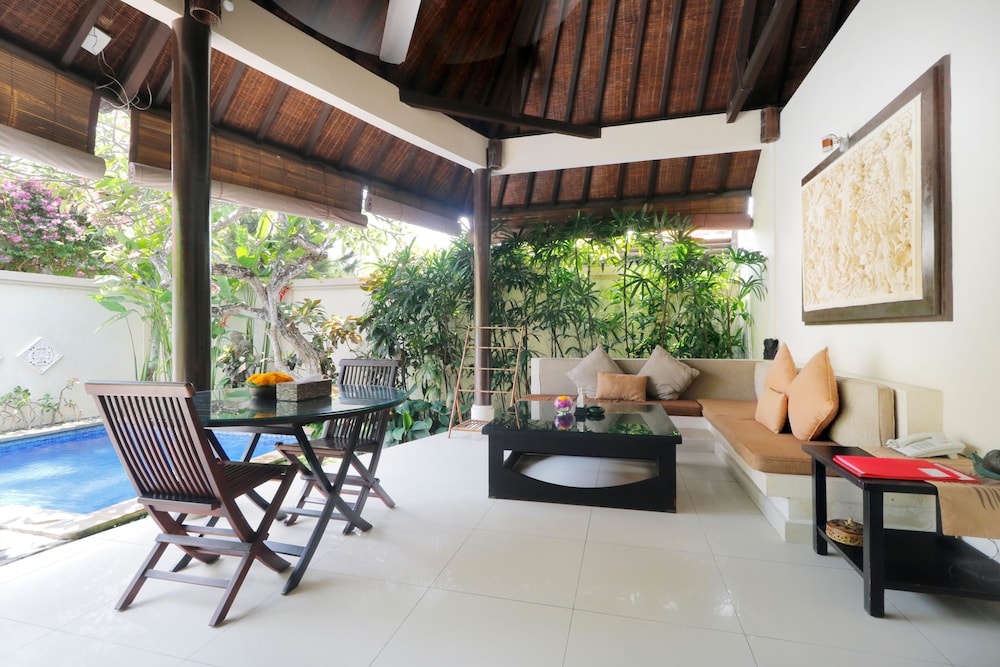 Heliconia Villa 63/77