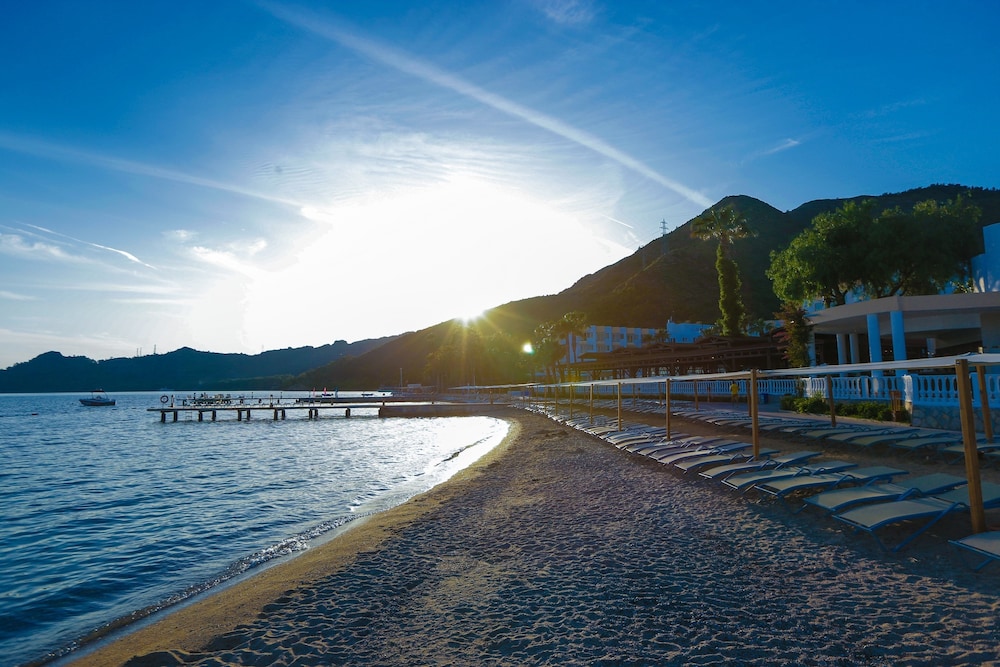 Fortezza Beach Resort 64/70