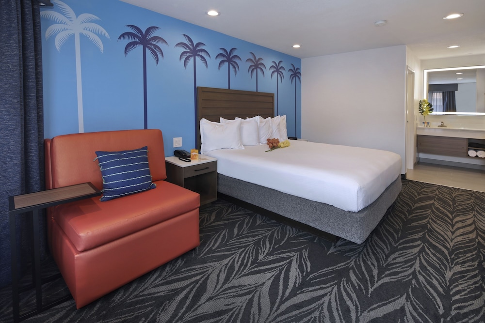 Tropicana Inn Suites 13/28