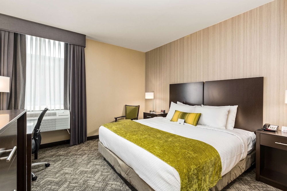 Best Western Plus Philadelphia-Pennsauken Hotel 17/32