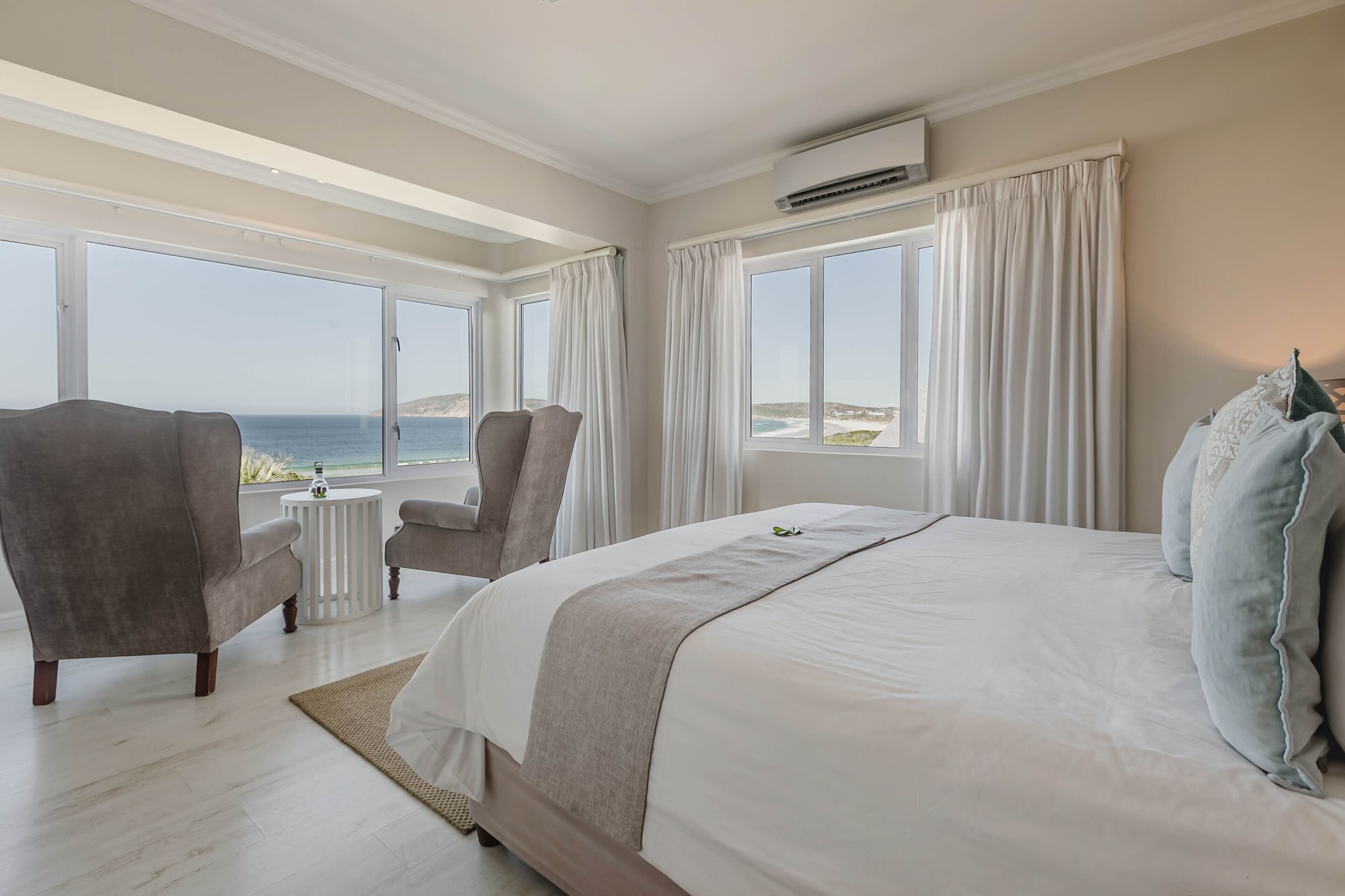 Room at The Robberg Beach Lodge, GEORGE